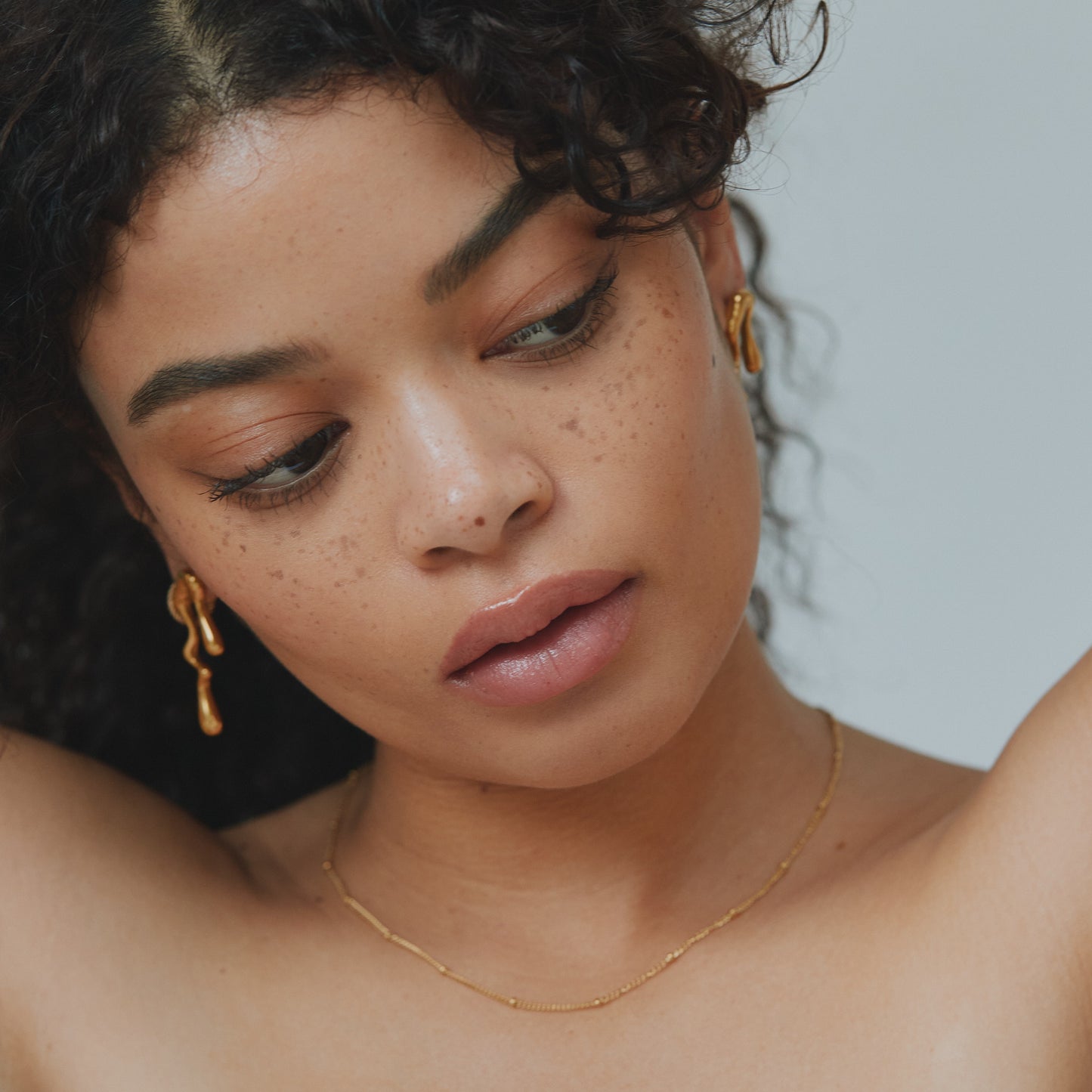 DAINTY NECKLACE
